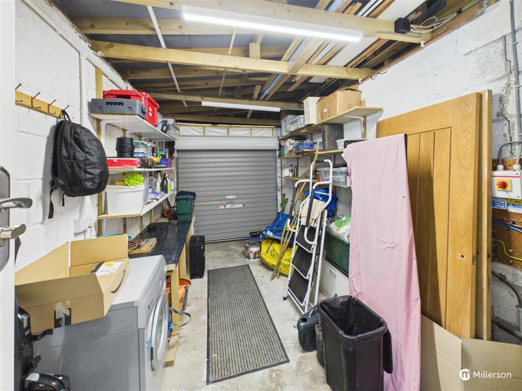 INTEGRAL GARAGE