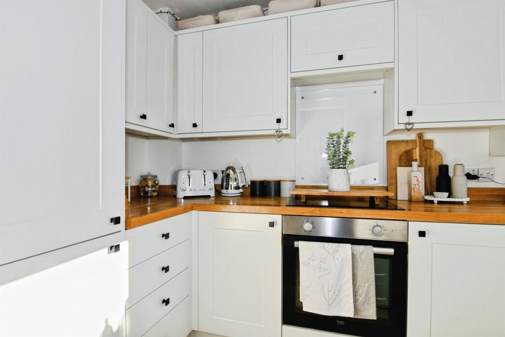 Magnolia Court, Tiverton