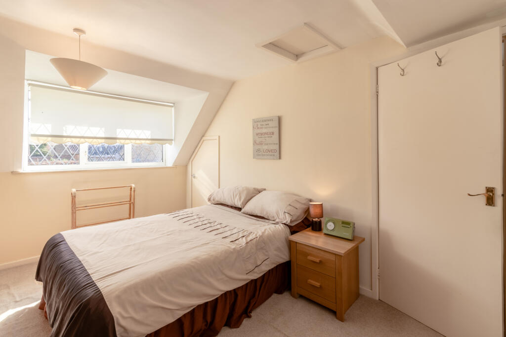 17 Paddock Close (18 of 19)