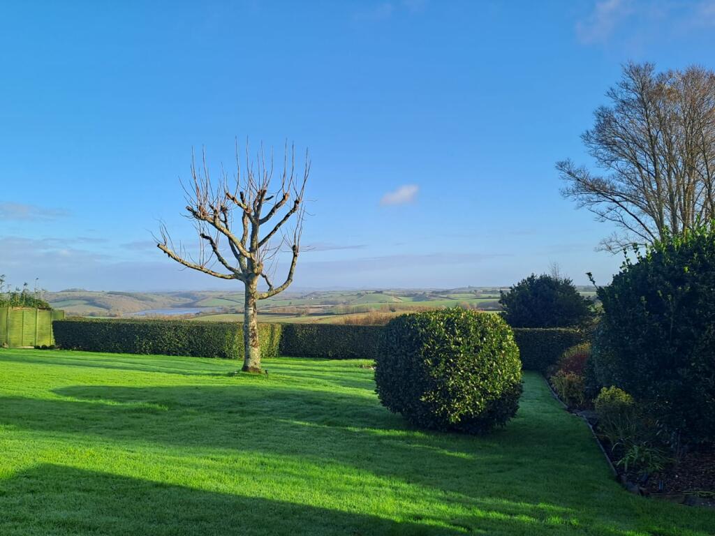 WhatsApp Image 2025-11-28 at 10.29.00_734aeae4