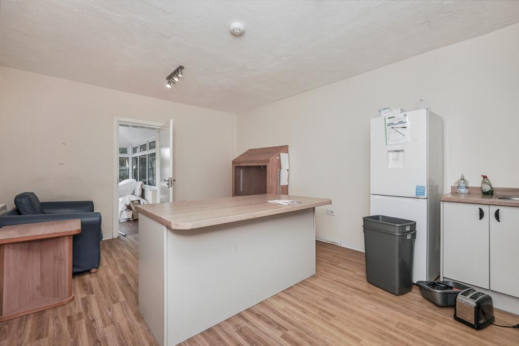 63 Romney Road, Ashford, Kent, TN24 0RR