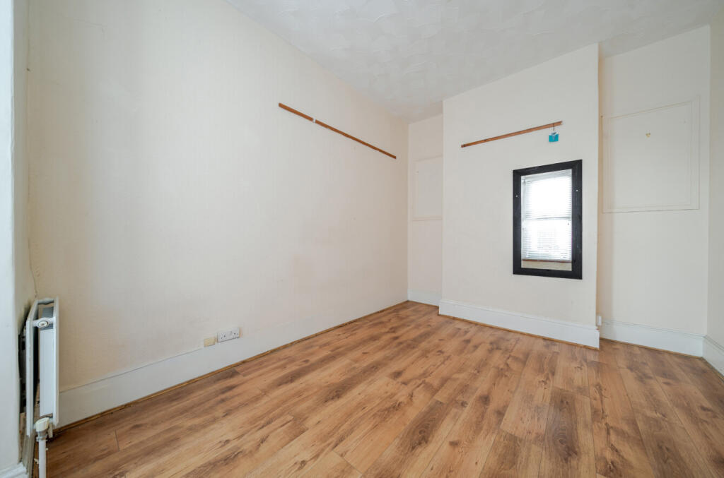 1395262-12-694bc2...