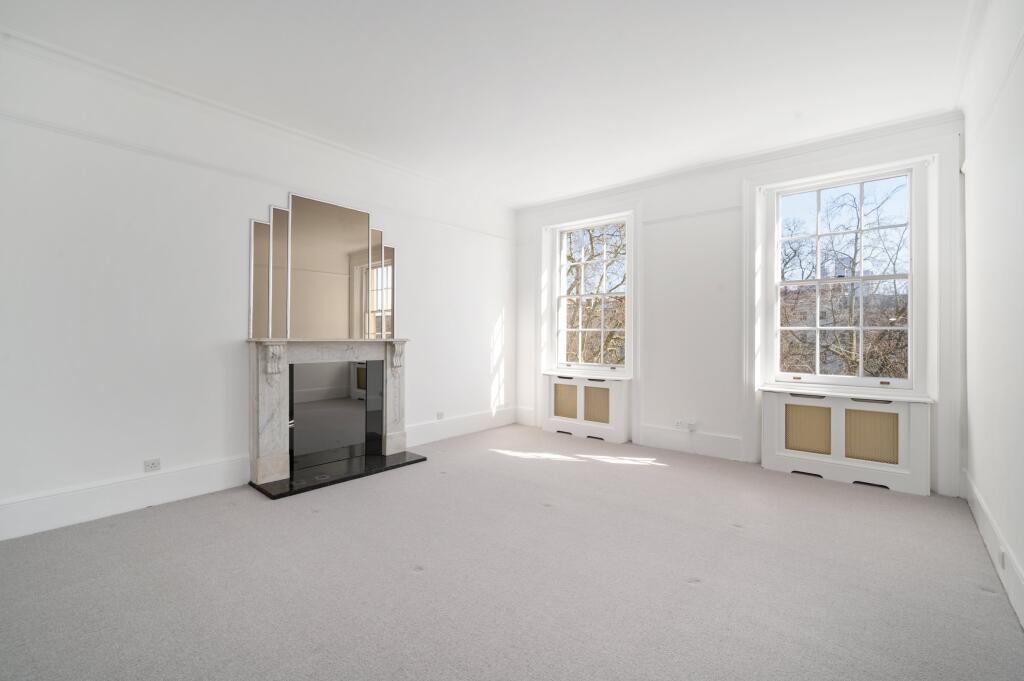 Warwick Square,19B-P