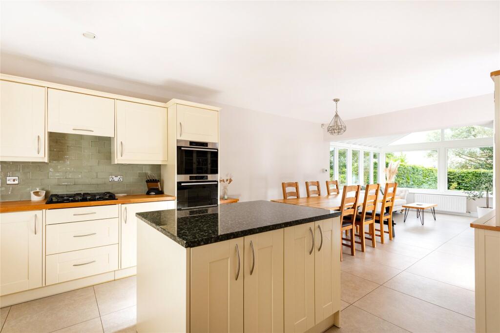 Kitchen/Dining