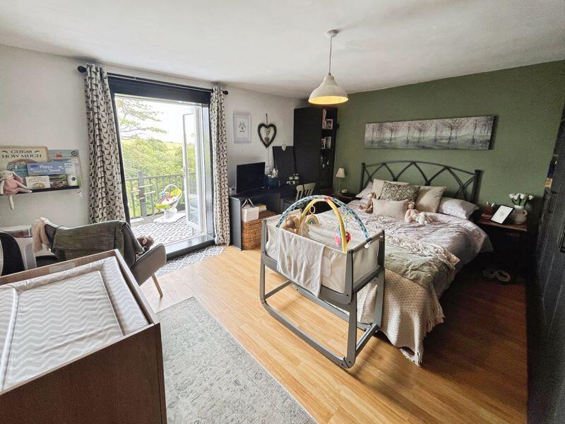 Bedroom/Sitting Room 
