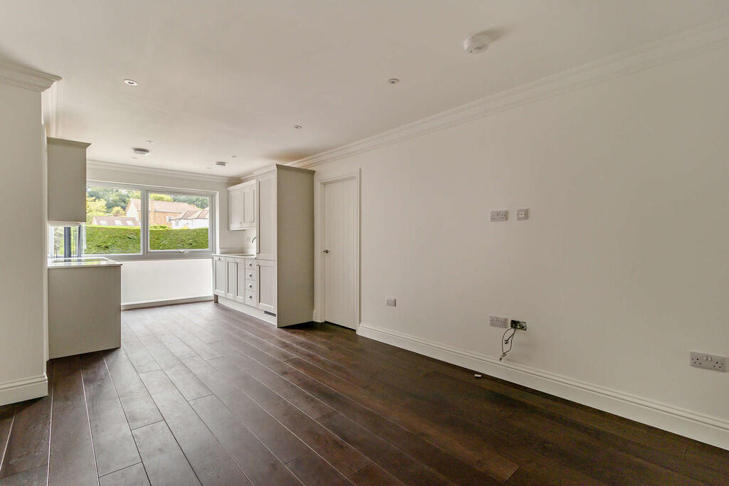 8658980-interior0...