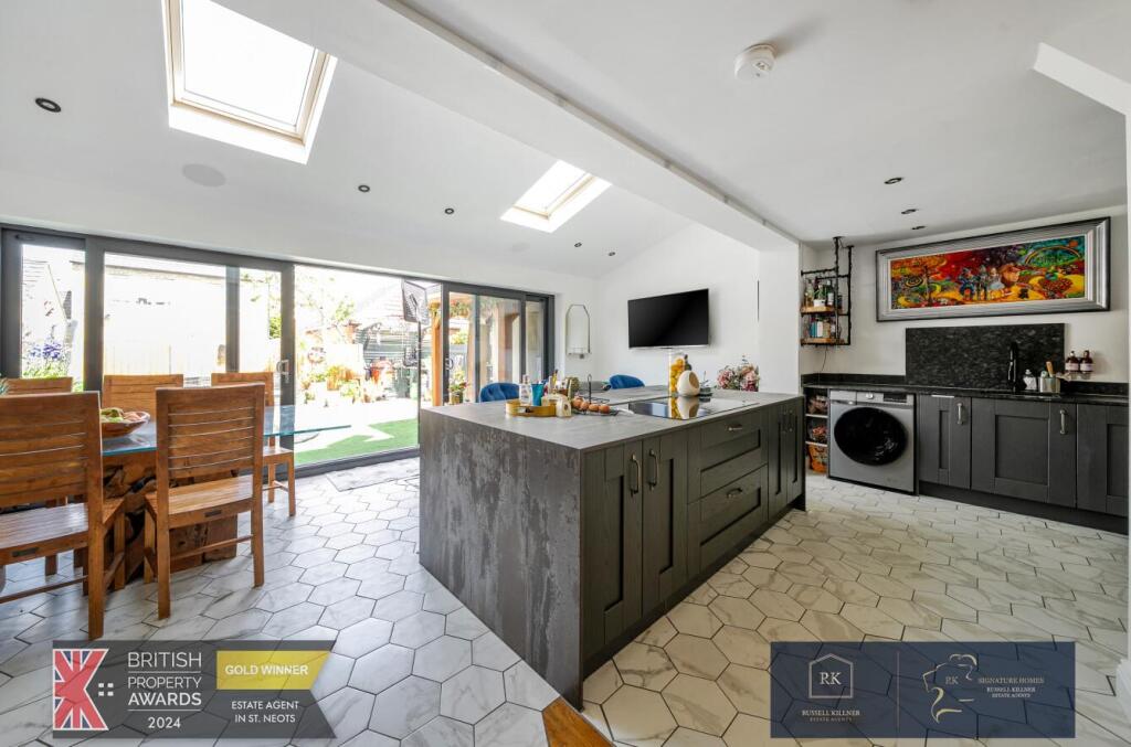Kitchen Family Room.