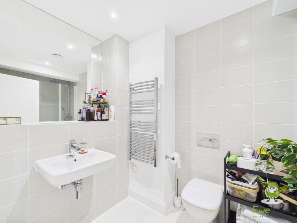 EweMove Basingstoke Estate Agents - Lilly Court - 