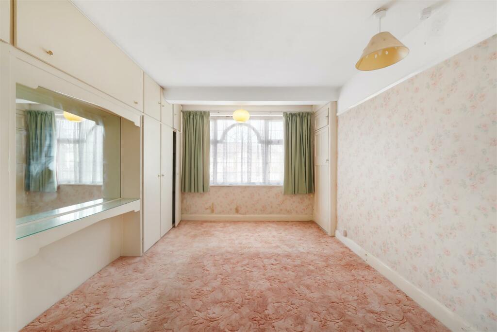 13 East Court - 4Gupx6xH7AE6L5Cyf2fY.jpg