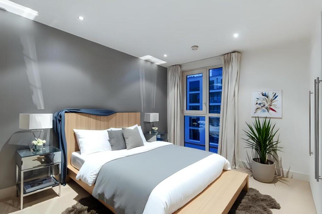 regal bedroom.jpg