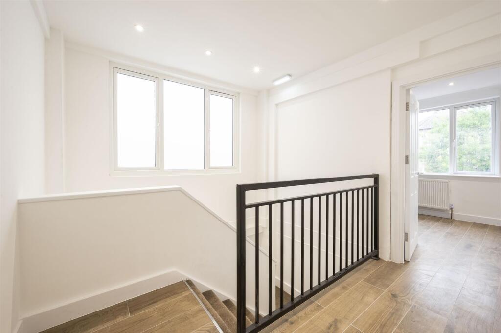 Flat 3, 80 Durham Road,7.jpg