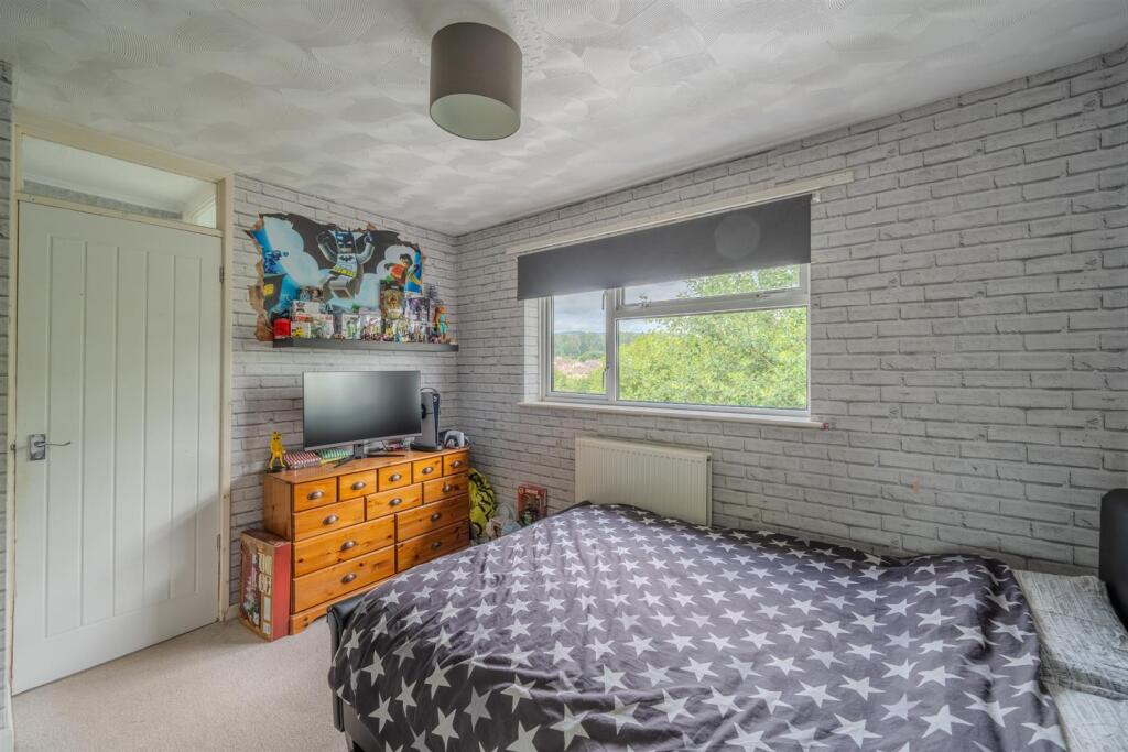 44 Lea Close-5.jpg