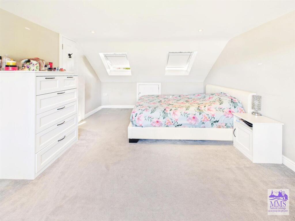 editied loft room.jpg