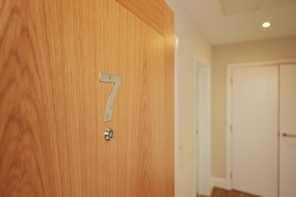 1-CobhamRd-Apt-7-Kitchen-7709.jpg