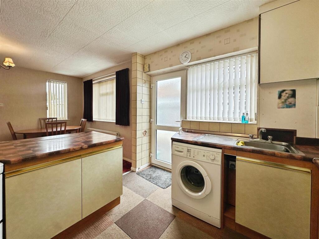 26c65e12--4F23-9BEF-011BEA7B196D-51989-00001358628