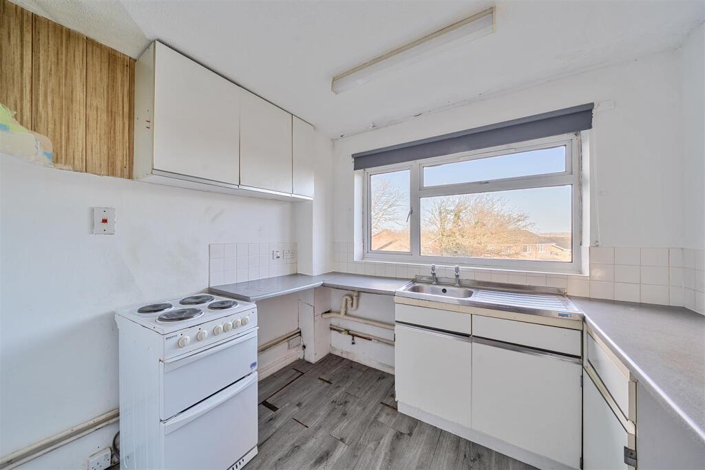 4 Baden Powell Cresent, Towcester (11).jpg