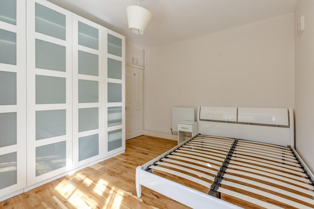 8361638-interior17.jpg