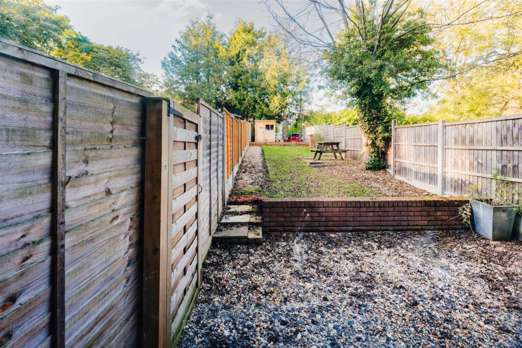 Davidson Frost-Wellings, DFW, Binyon Crescent, Sta