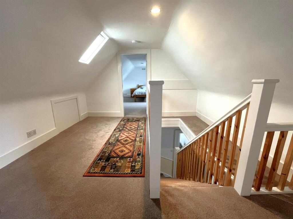 STAIRCASE &amp; LANDING
