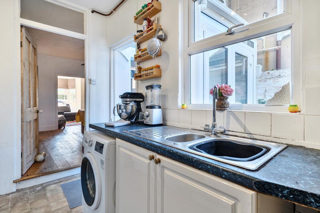 1311446-19-6853d8f62287a