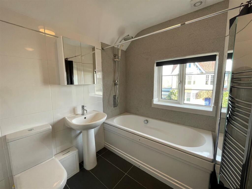 16CNorthRoad_Bathroom.jpg