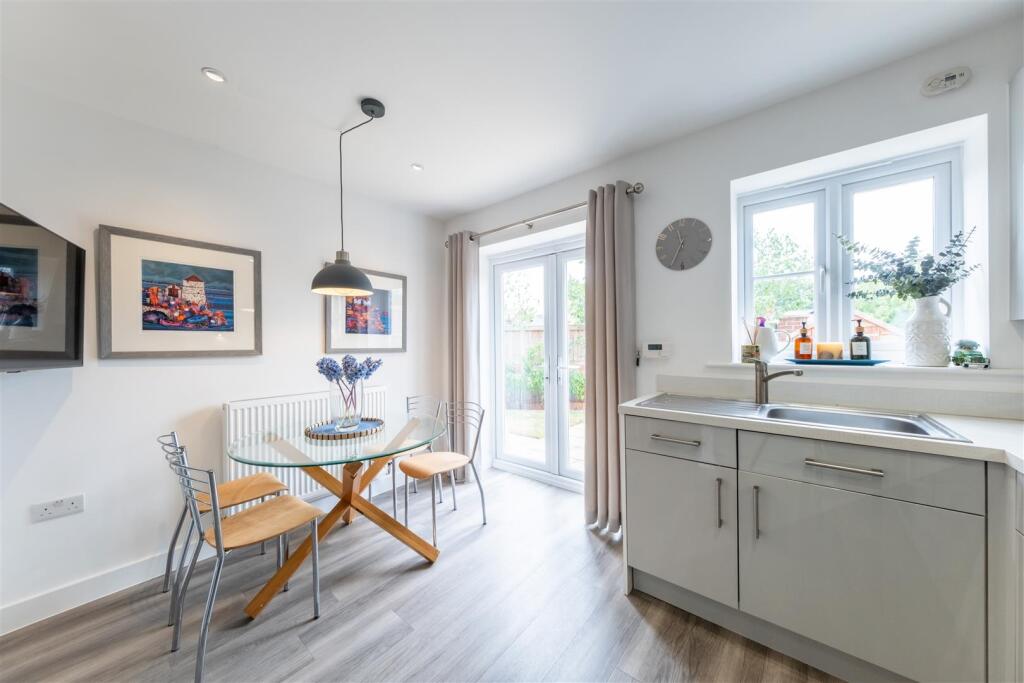 7 Daffodil Lane-005.jpg