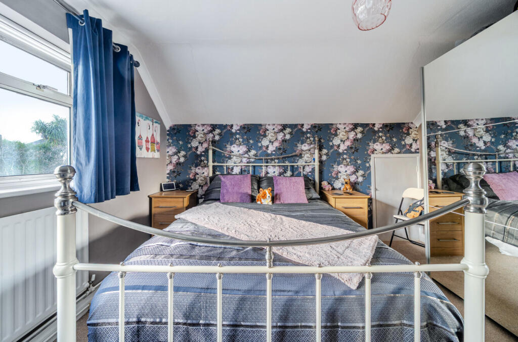 1387099-7-6932b08...