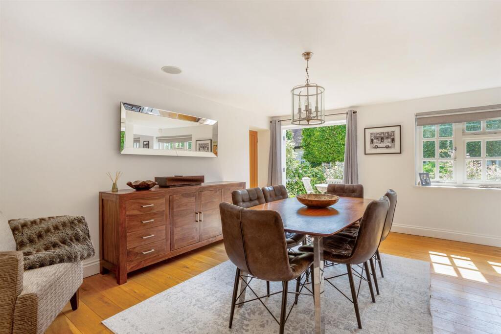 76950_3 The Courtyard Moor Park (14)_low.jpg