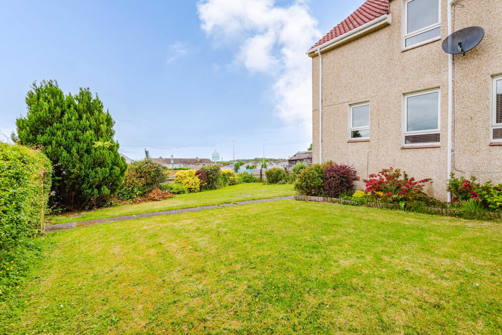 99 Back Rogerton Crescent (5 of 26)