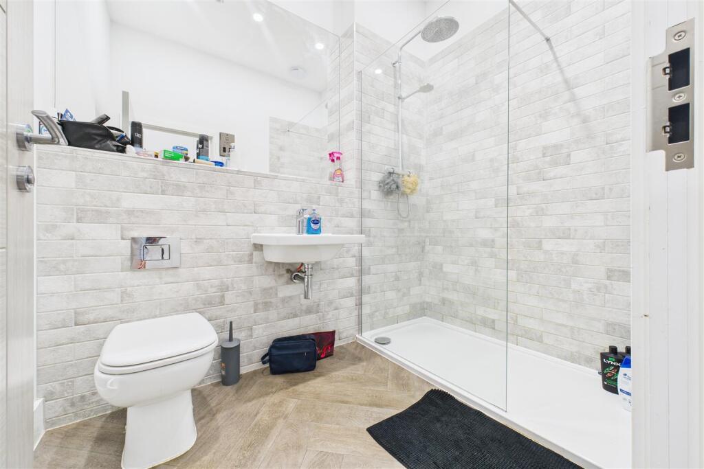 Flat 2 | 1 - 3, Old Church Road Clevedon, North So