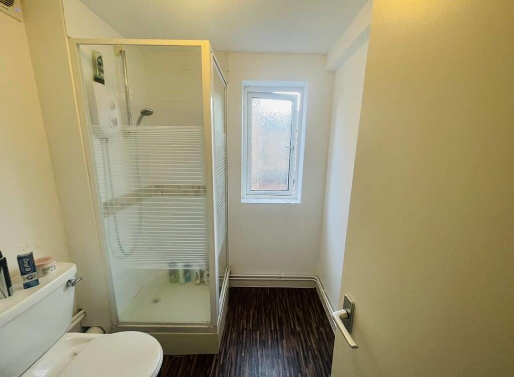 23a940b6b79a495d0...