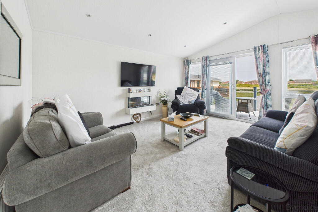 CAM05449G0-PR0024-STILL011