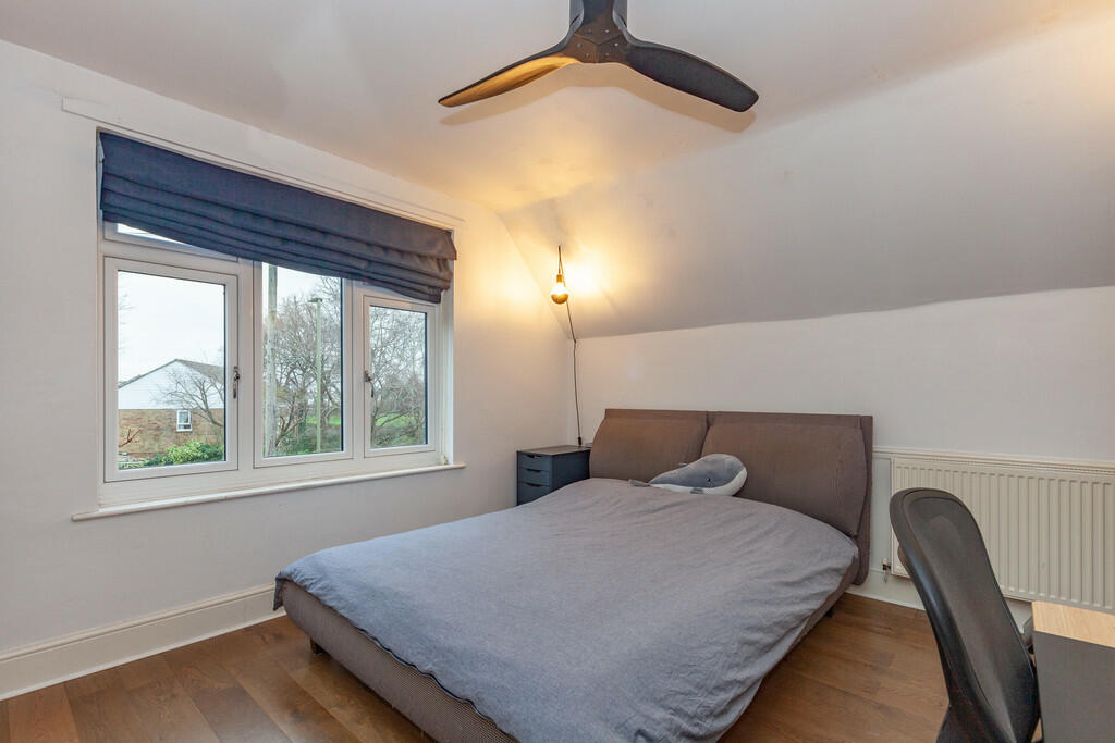 Bedroom 1- Angle ...