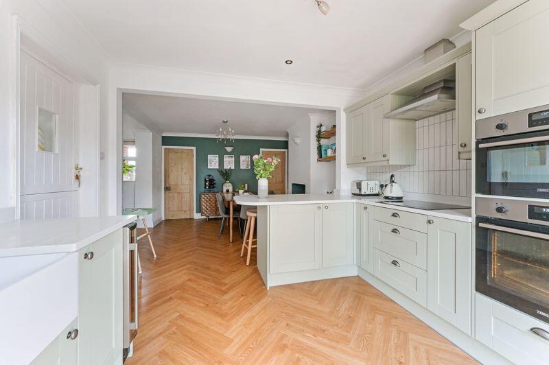 Kitchen / Dining Room 
