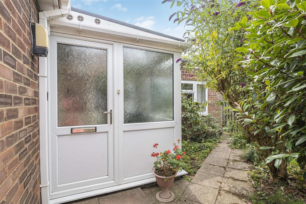 10 Beech Avenue, Lutterworth