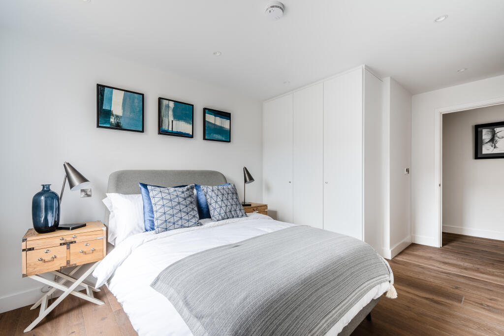 Blackburn House 23 - 25.jpg