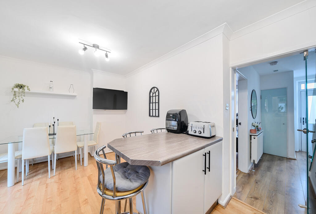 25-681a2fd610a59-...