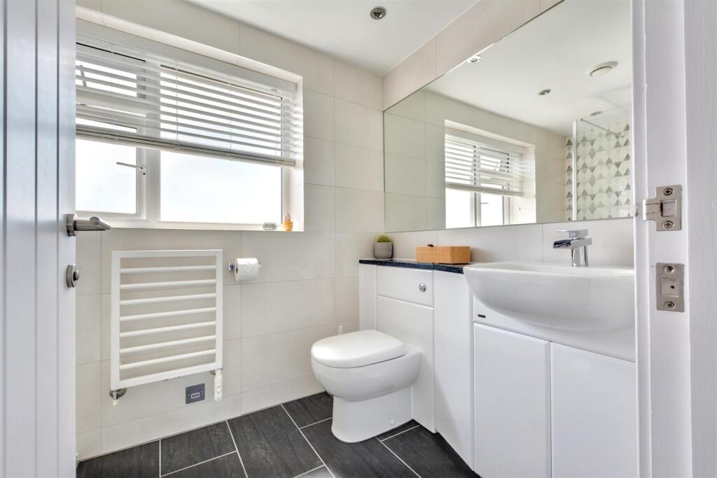 Shower Room_2.jpeg