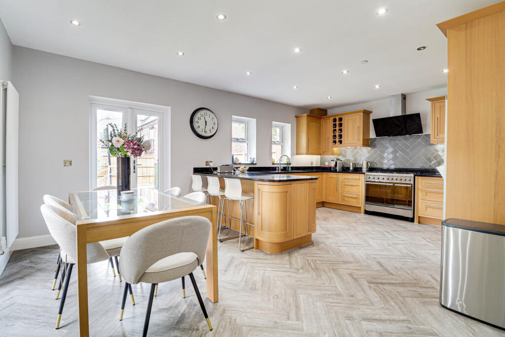 Kitchen/dining
