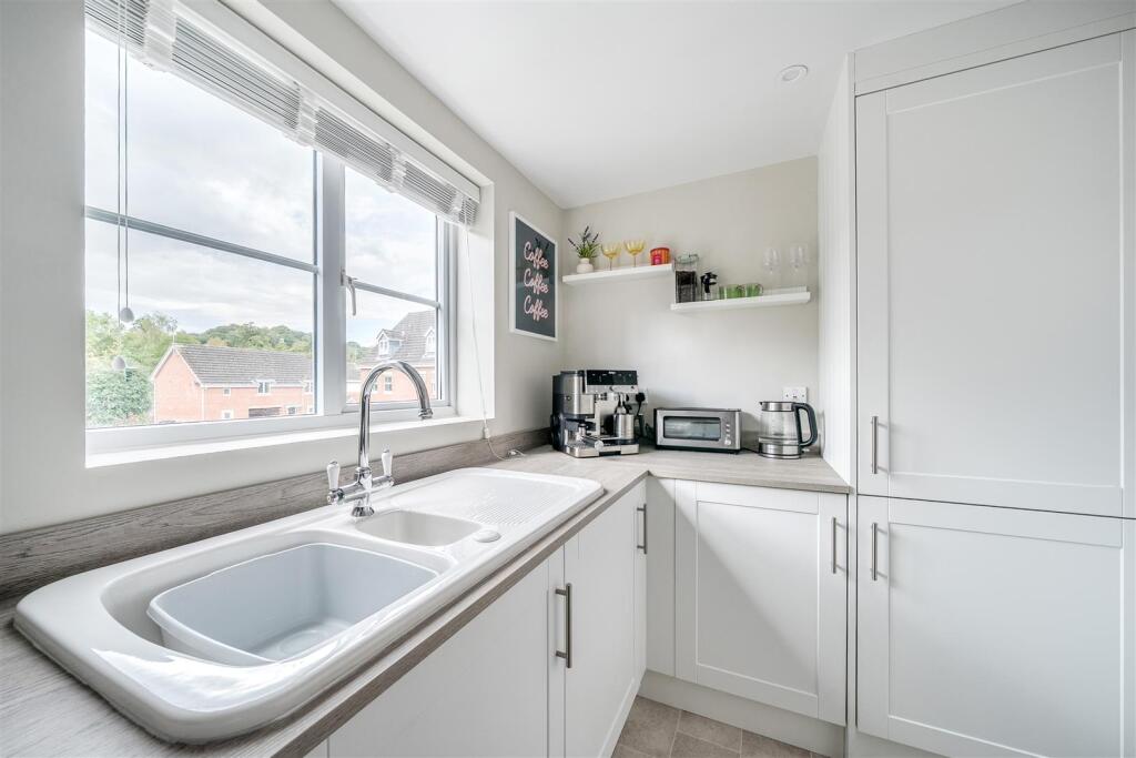 47 Penny Hapenny Court, Atherstone