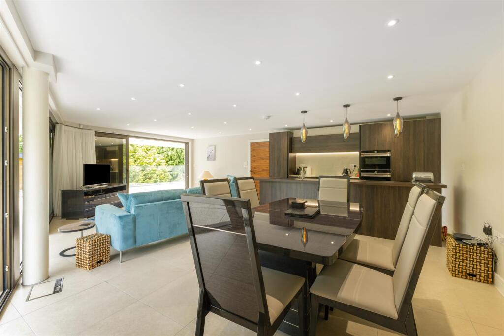 93634_Flat-10-56-The-Avenue  (7).jpg