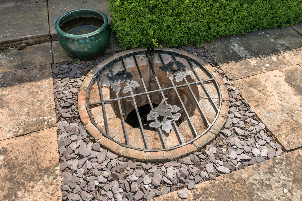 courtyard well
