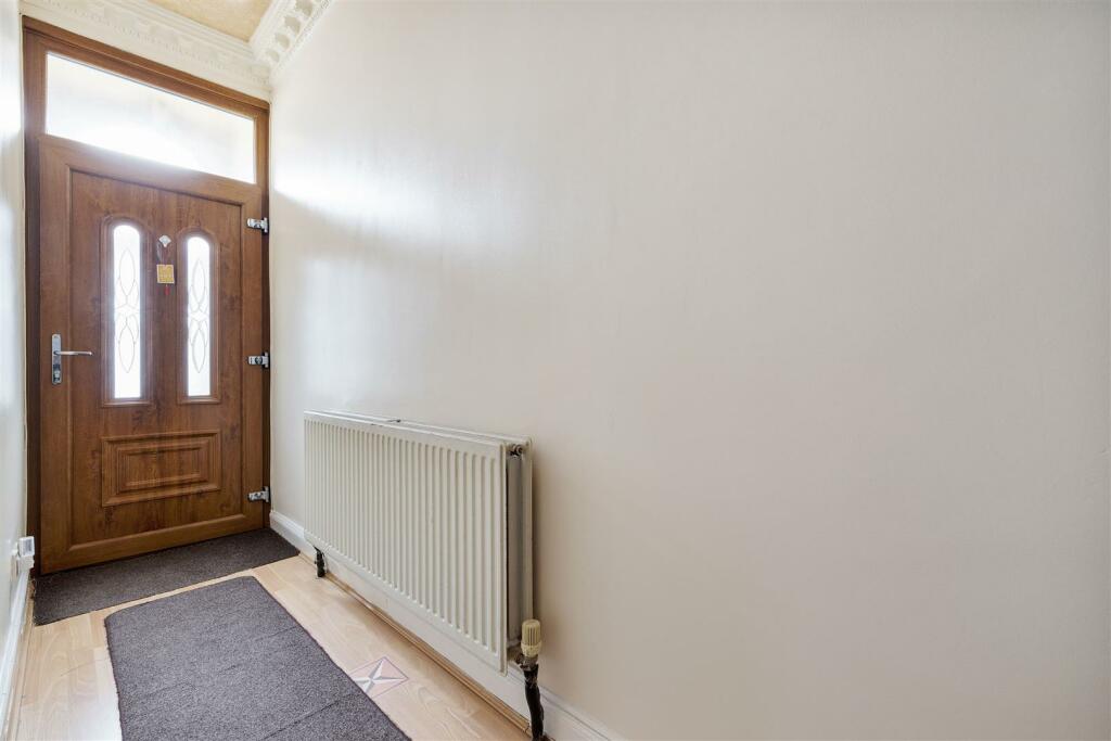 Dames Road E7