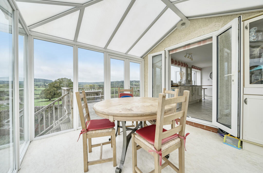 1364639-3-68ed2b0...