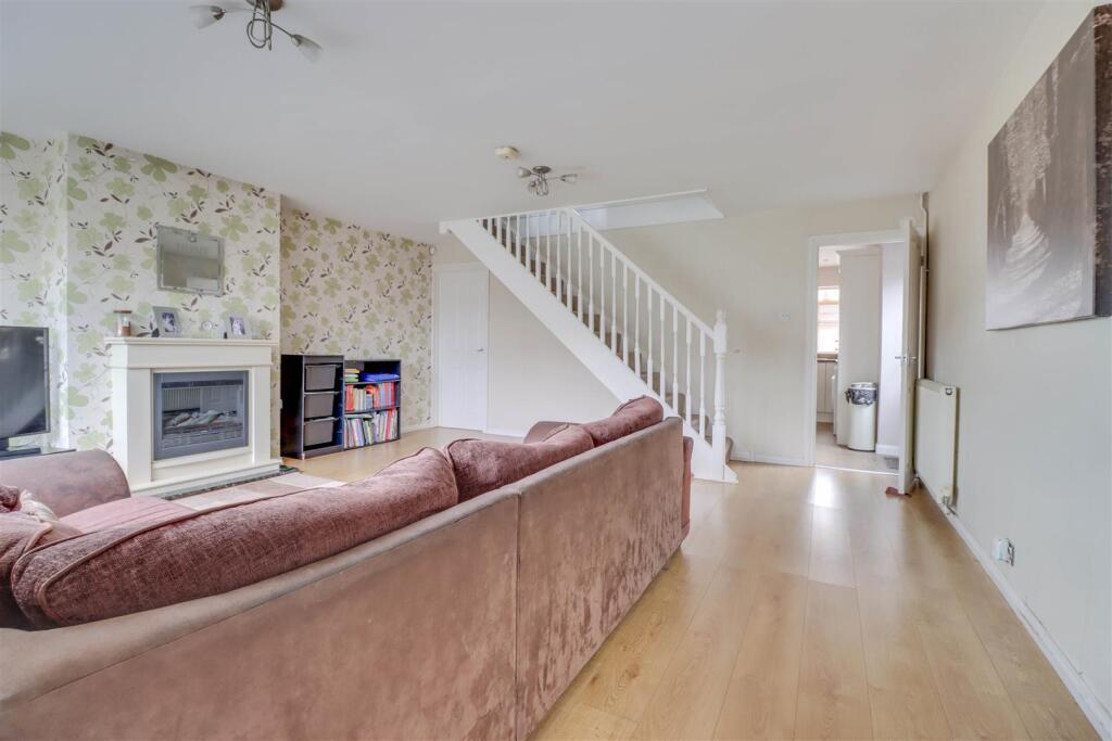 11 SUDBROOK CLOSE INSIDE.jpg