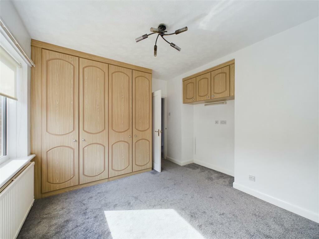 BEDROOM 2