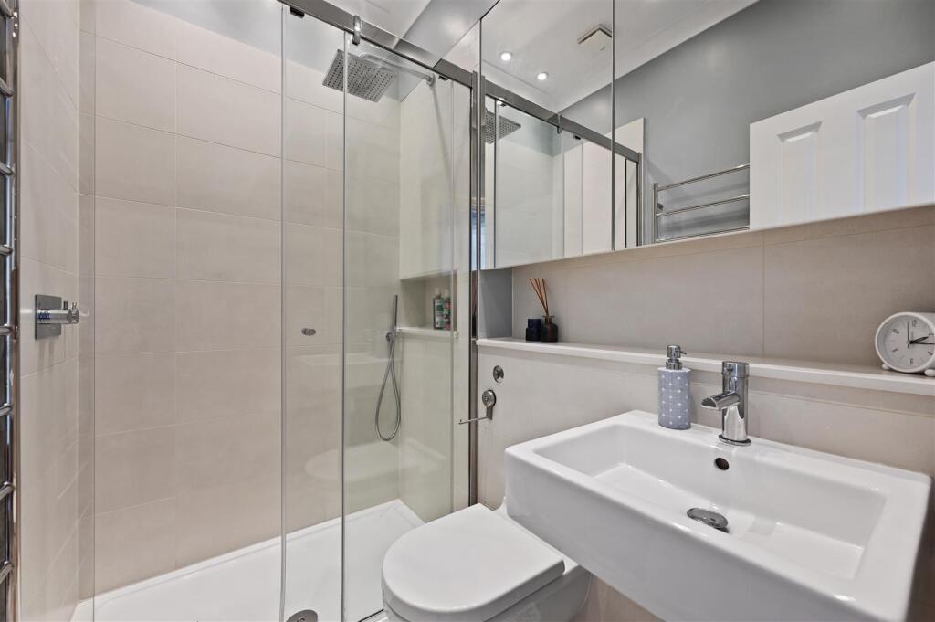 St Stephens Avenue - Shower Room