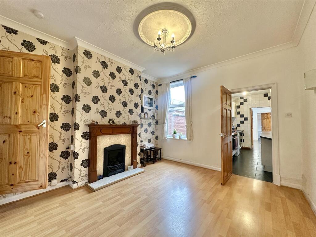 SITTING ROOM