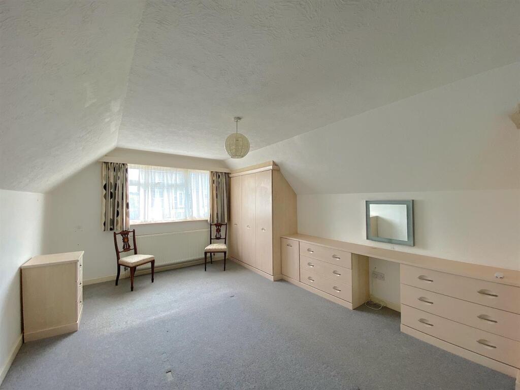 4 Frant Ave - Bed3.jpg