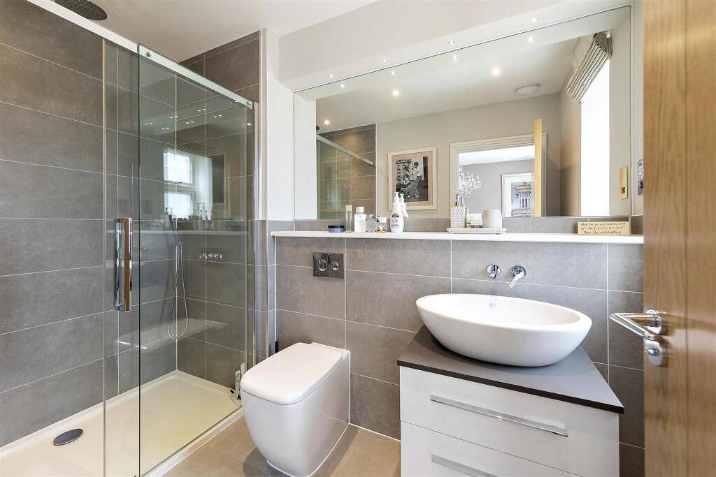 6-Coplestone-Chase-Cranley-Road-Guildford-GU1-2JW-